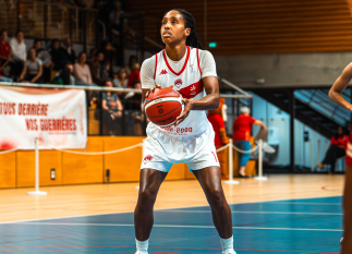 Ashunae Durant, madame multi-cartes